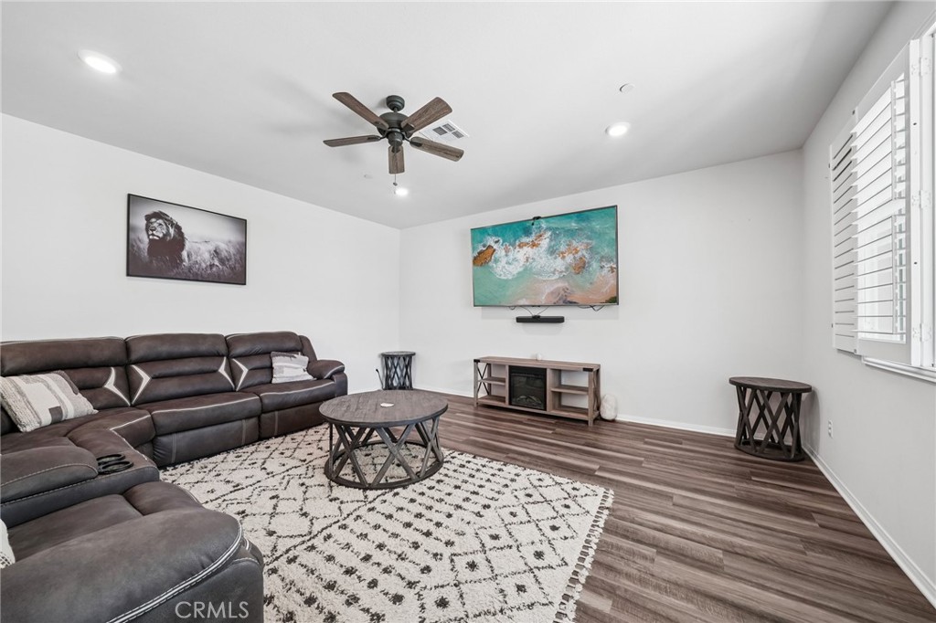 29135 Cosmos Property Photo 8