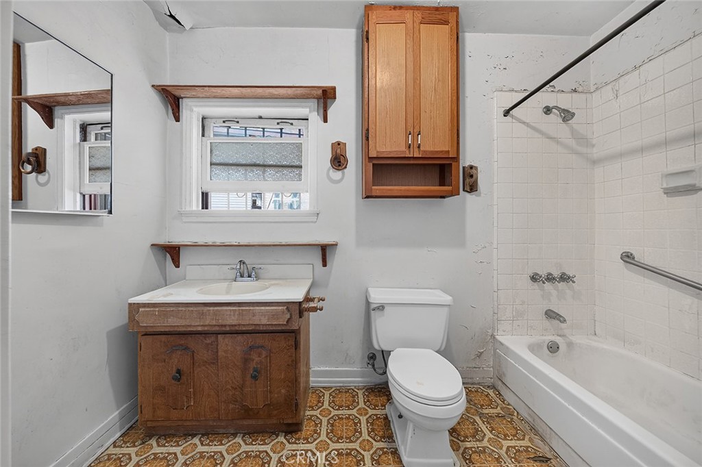 205 N Avenue 66 Property Photo 11