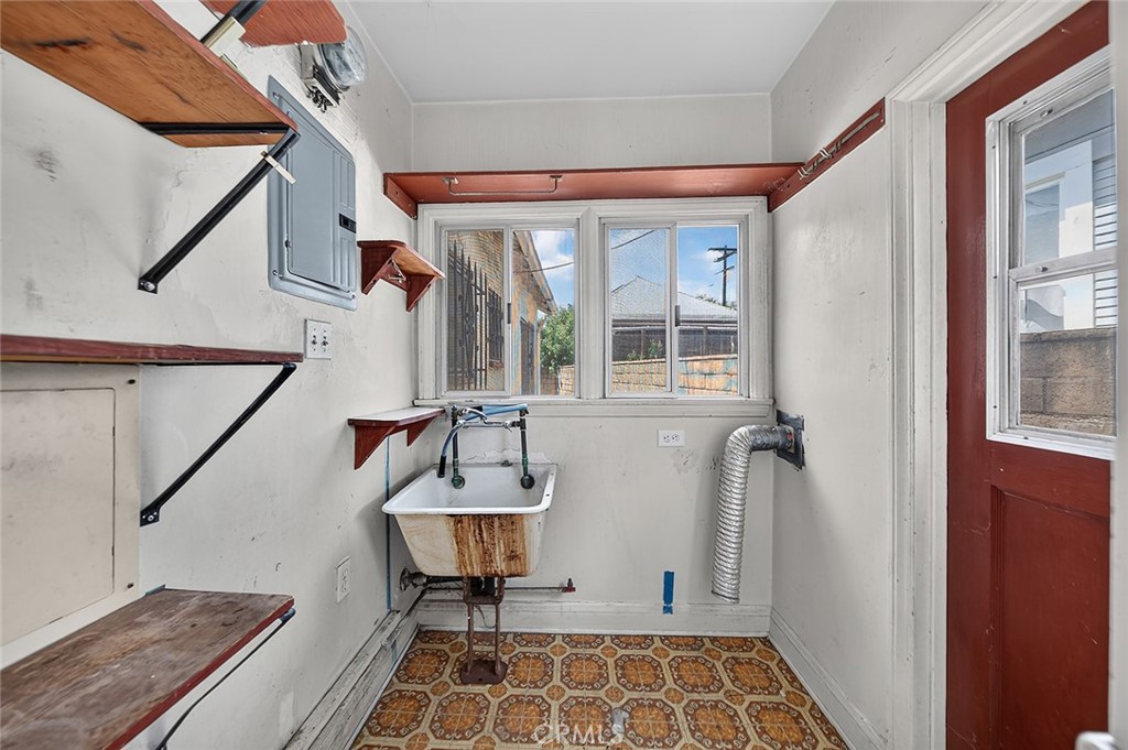 205 N Avenue 66 Property Photo 14