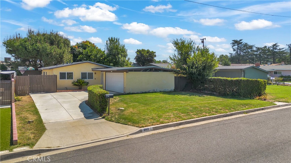 1502 Lyndhurst Property Photo 1