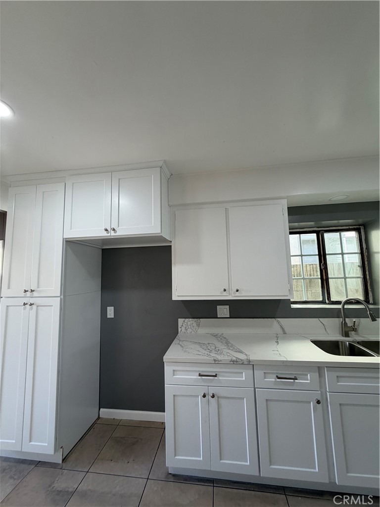 5595 Gardendale Property Photo 4