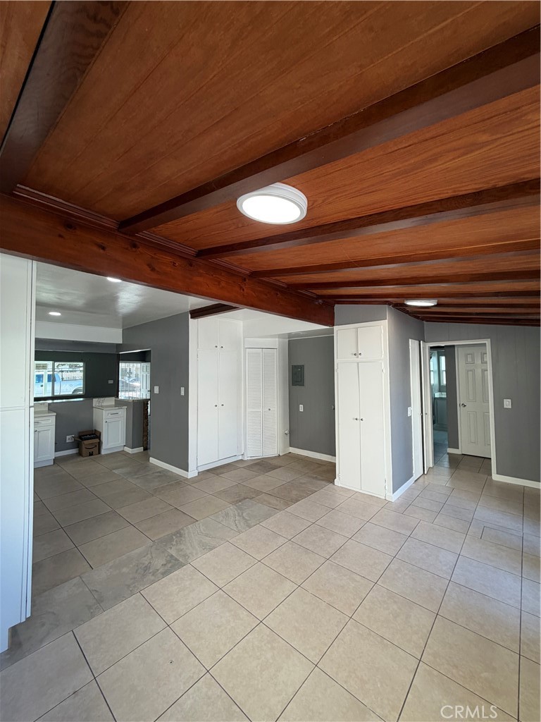 5595 Gardendale Property Photo 5