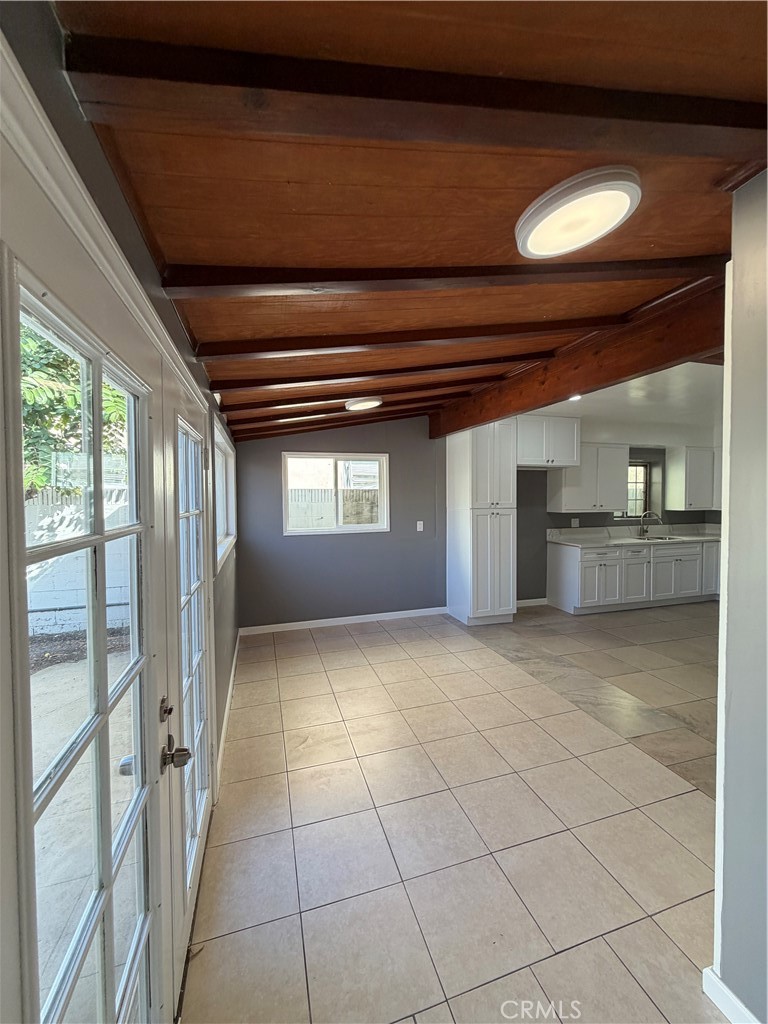 5595 Gardendale Property Photo 6
