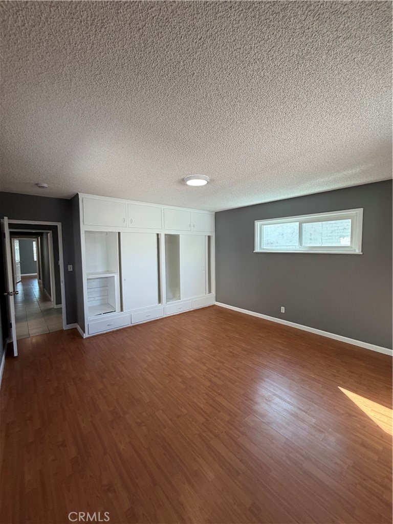 5595 Gardendale Property Photo 7