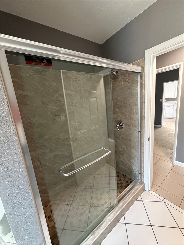 5595 Gardendale Property Photo 10