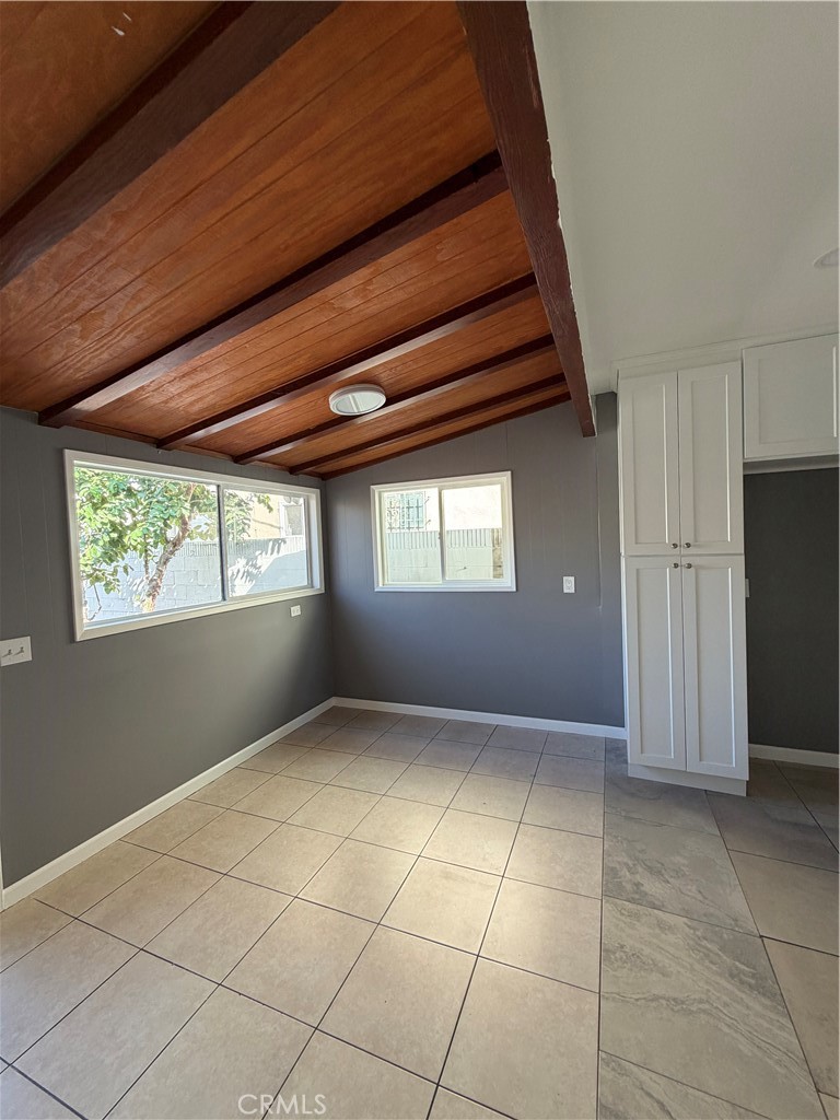 5595 Gardendale Property Photo 15