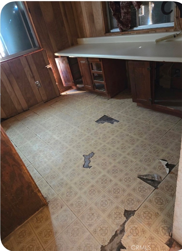 174 N Acacia Property Photo 6