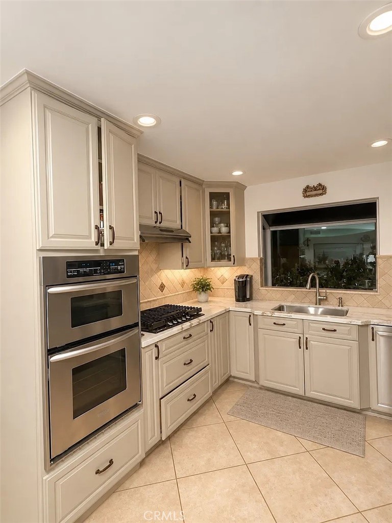 6261 Rosemary Property Photo 8