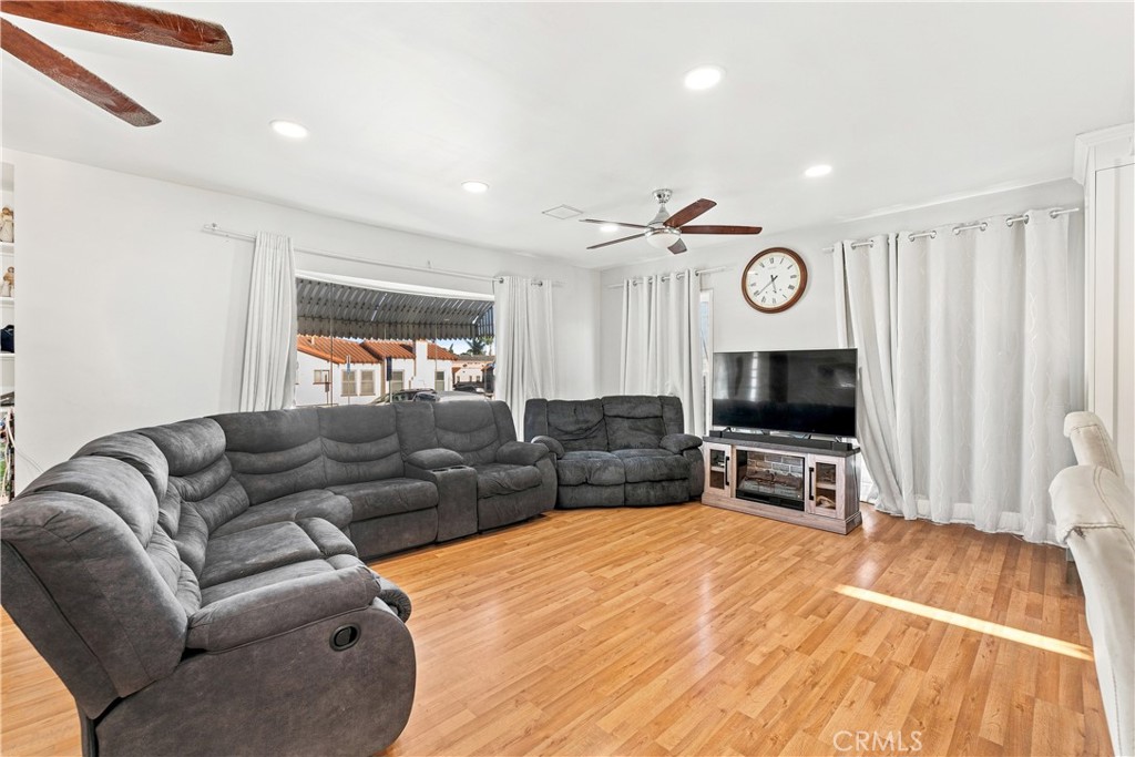 1631 S Cabrillo Property Photo 9
