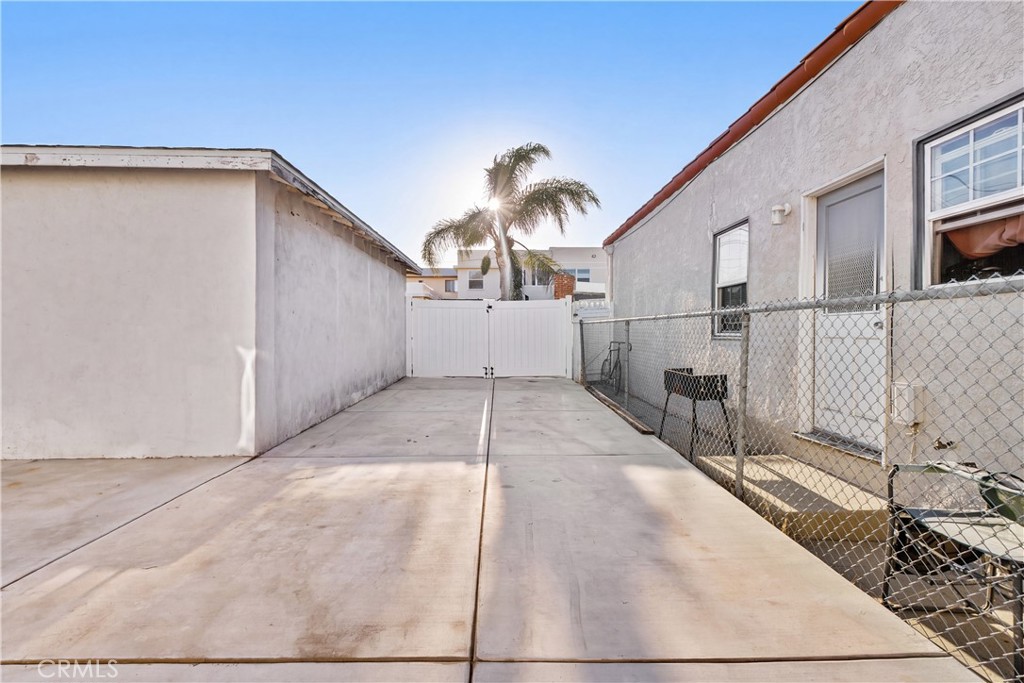 1631 S Cabrillo Property Photo 35