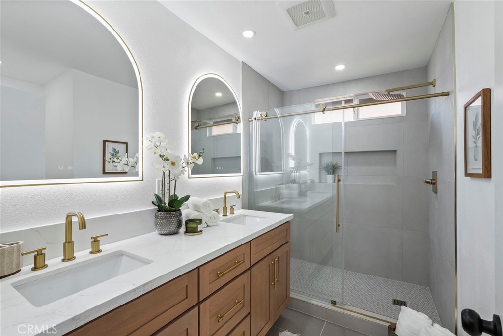10446 White Oak Property Photo 41