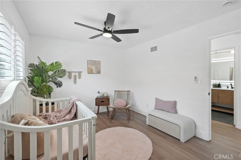 10446 White Oak Property Photo 46