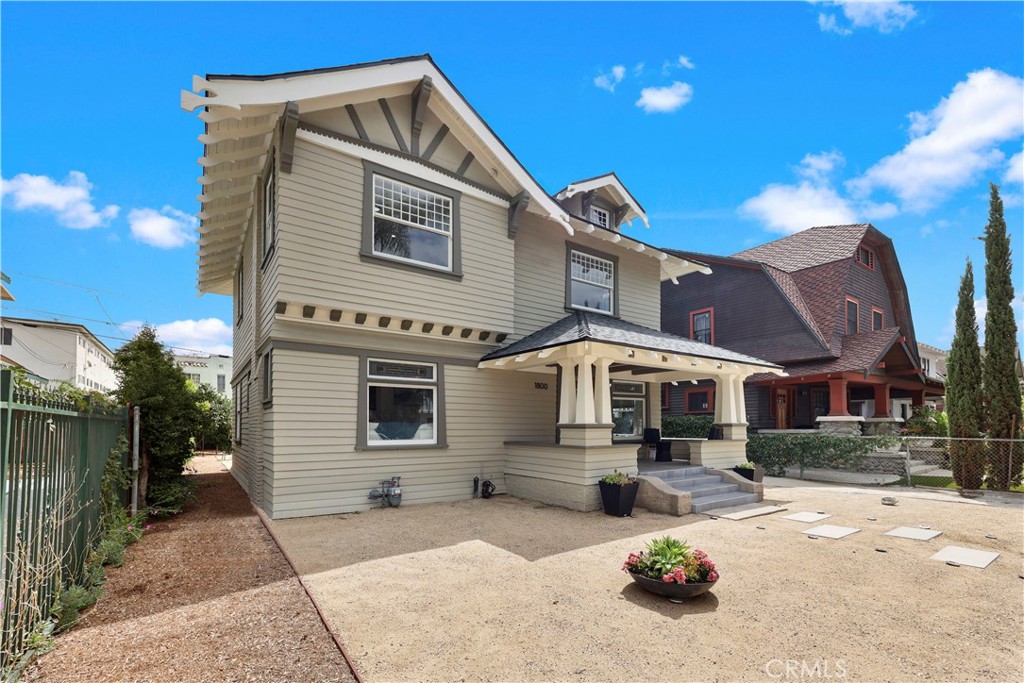 1800 Oxford Avenue Property Photo 2