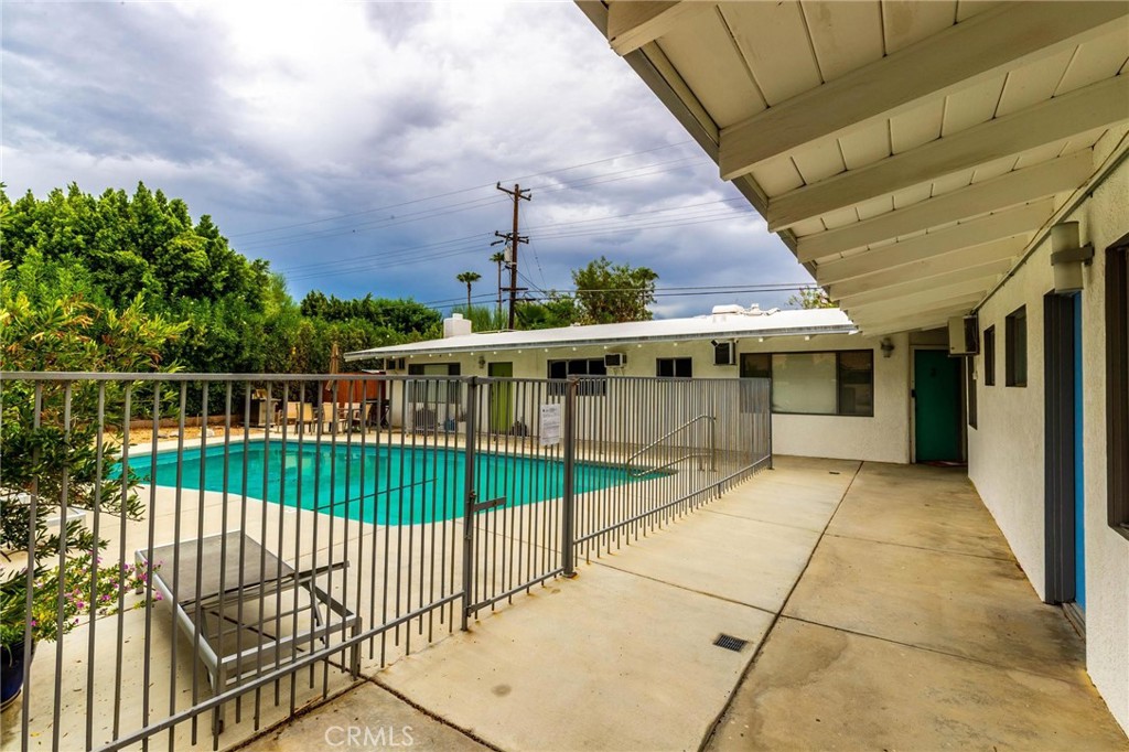 482 W Pico Property Photo 2