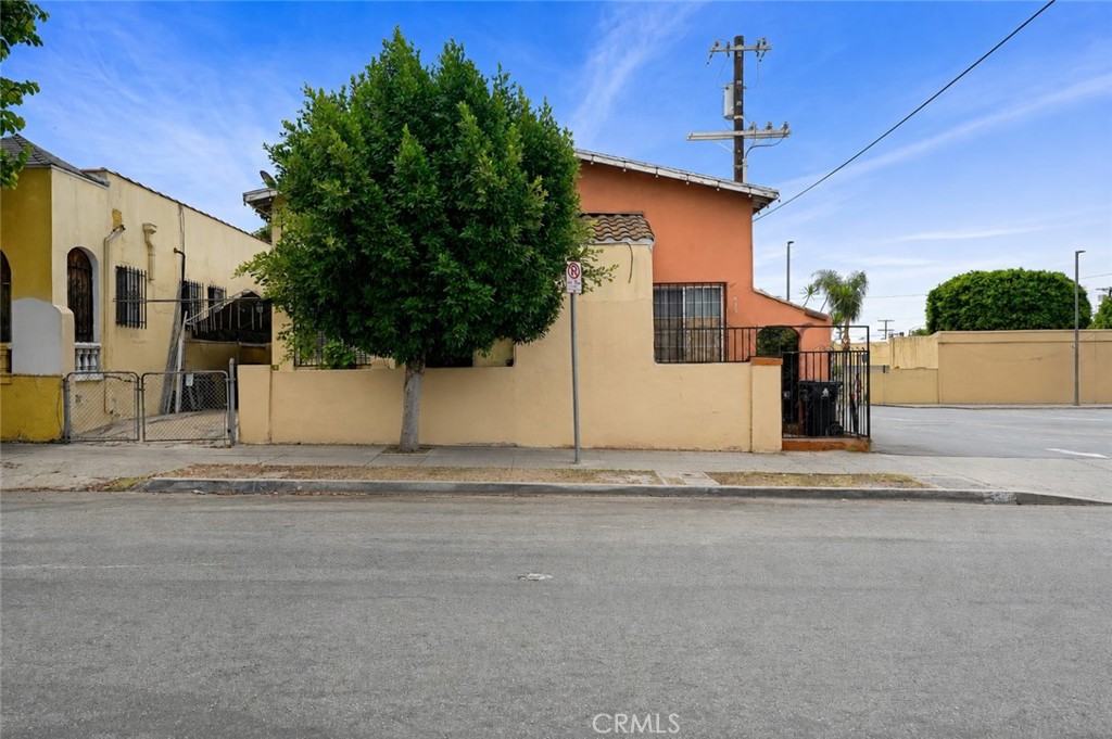 422 N Mott Street Property Photo 1