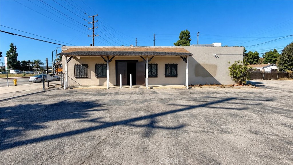 4612 Durfee Property Photo 6