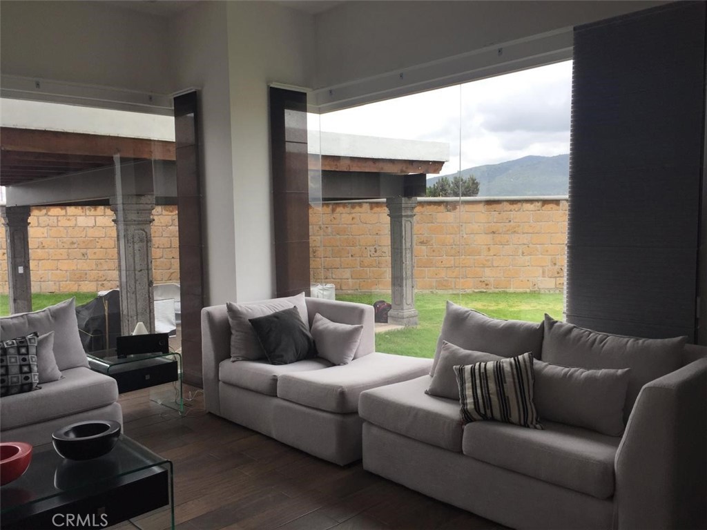 37 Ninguno Property Photo 2
