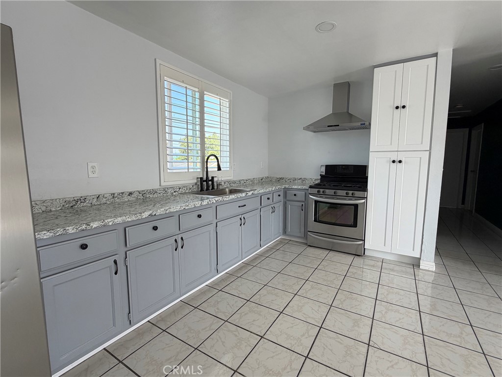 2529 Senta Property Photo 4