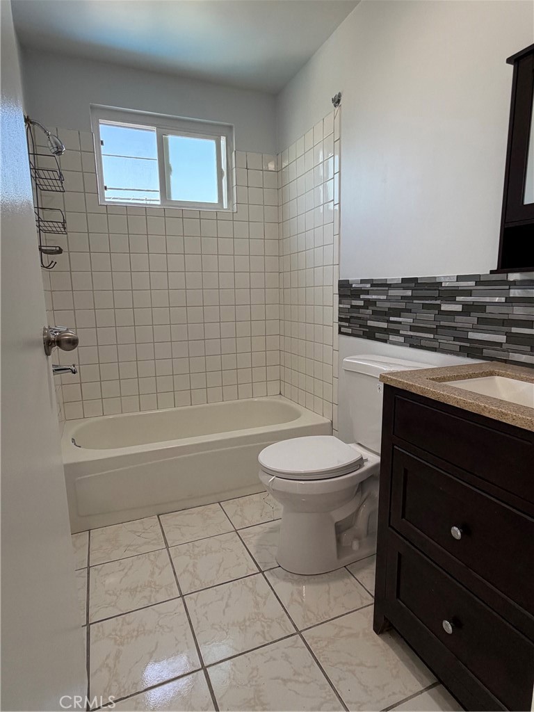 2529 Senta Property Photo 9