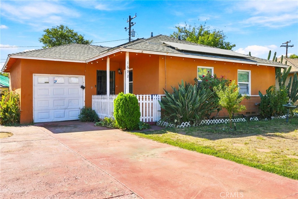 1692 Crestview Property Photo 1