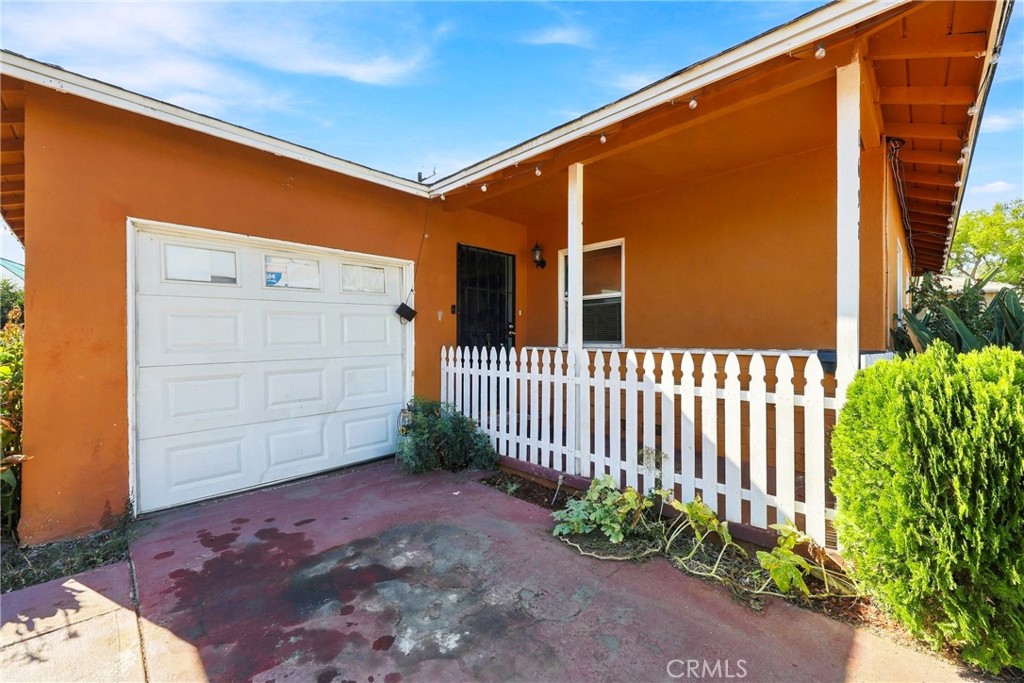 1692 Crestview Property Photo 4
