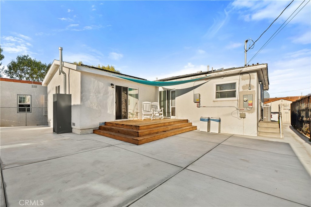 1631 S Cabrillo Property Photo 36