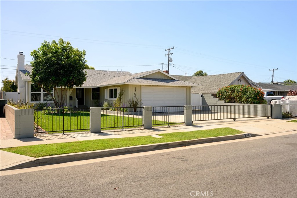 2306 W 180th St Property Photo 1