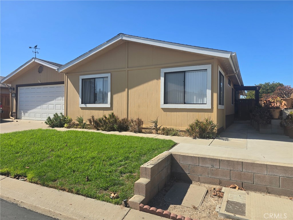 3435 Greenacre Property Photo 1