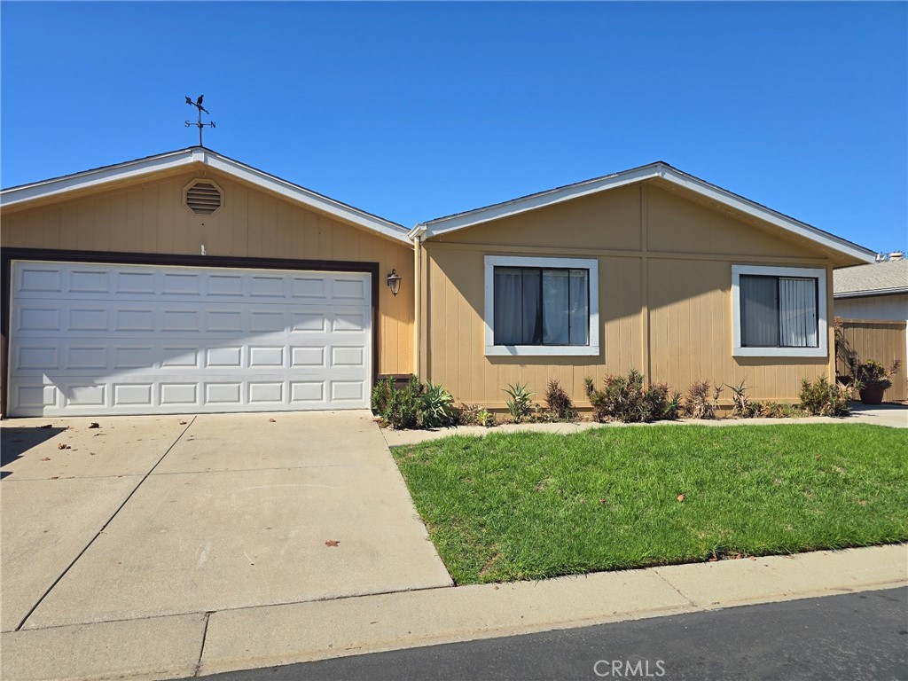 3435 Greenacre Property Photo 3