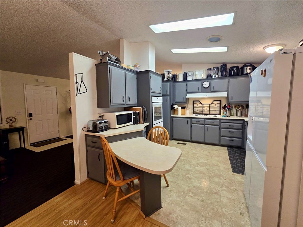 3435 Greenacre Property Photo 10