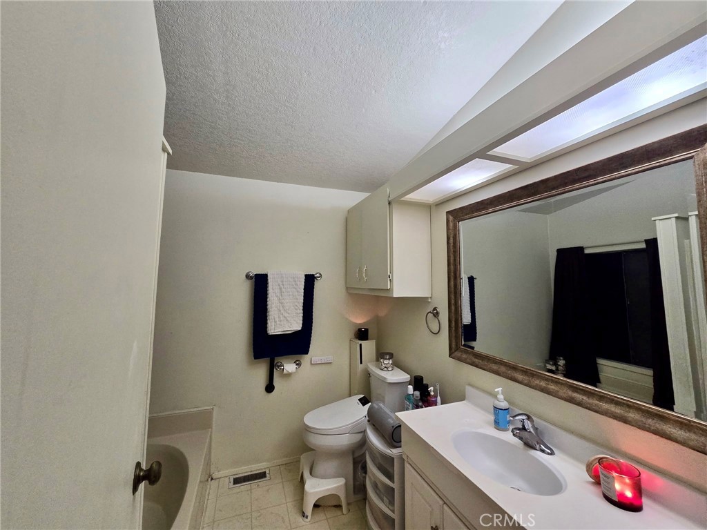 3435 Greenacre Property Photo 26