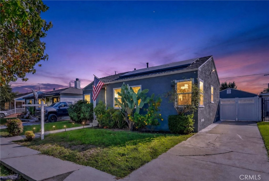 3718 Charlemagne Avenue Property Photo 4