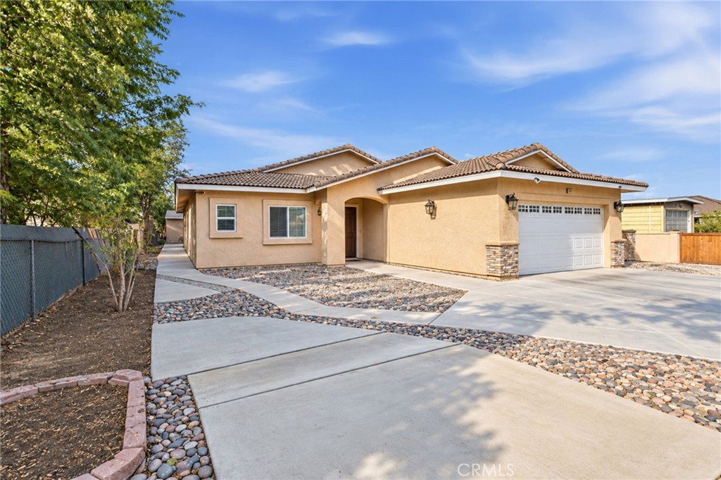 16028 Spruce Property Photo 1