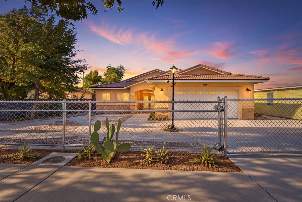 16028 Spruce Property Photo 2