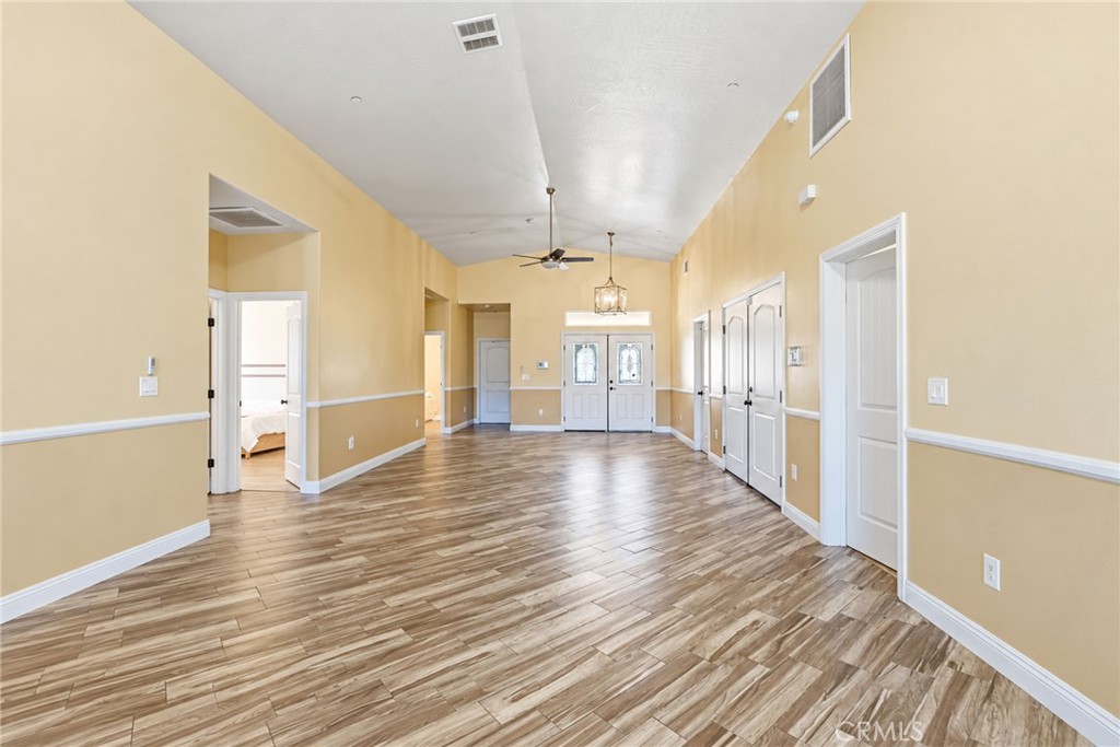 16028 Spruce Property Photo 7