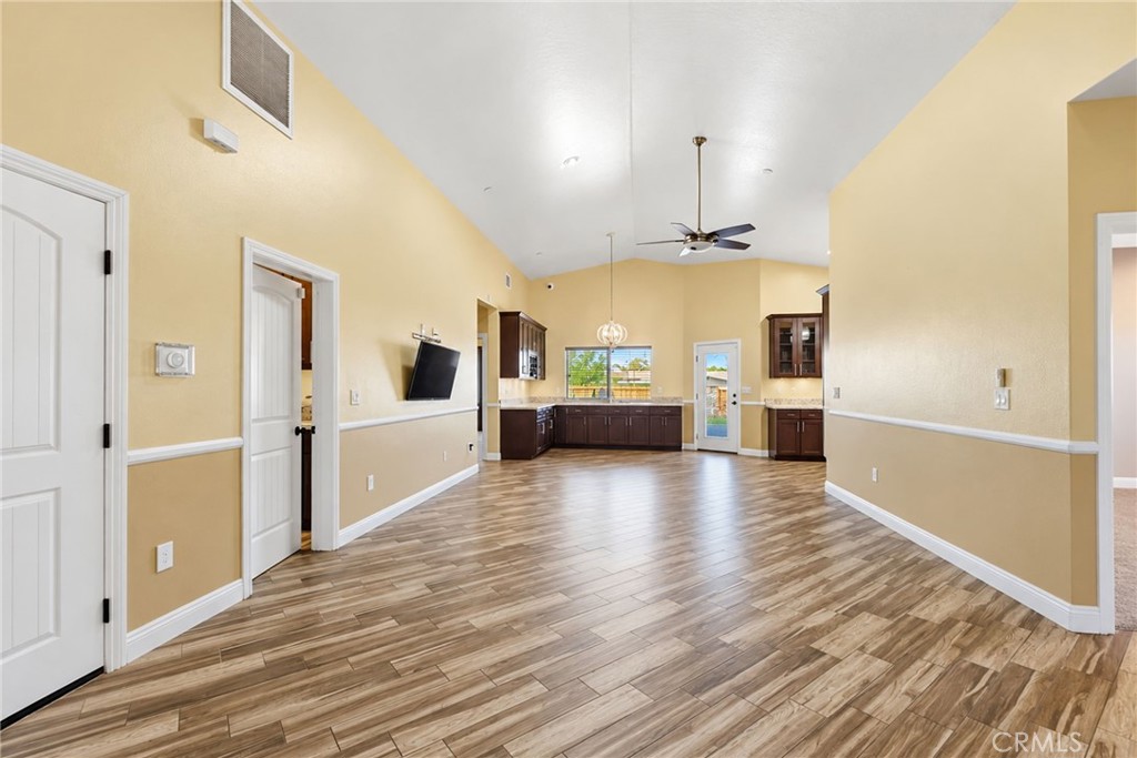 16028 Spruce Property Photo 8