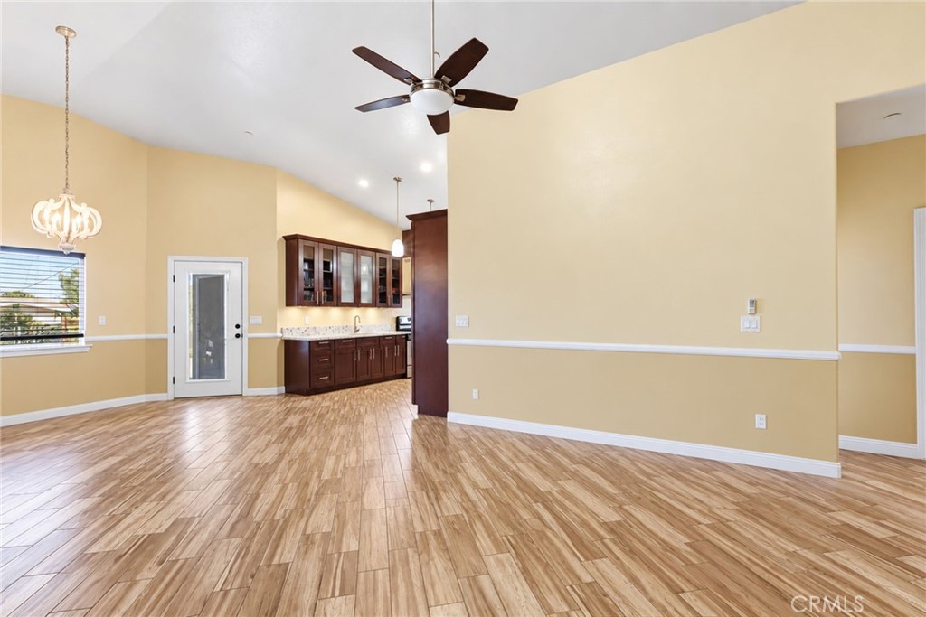 16028 Spruce Property Photo 10