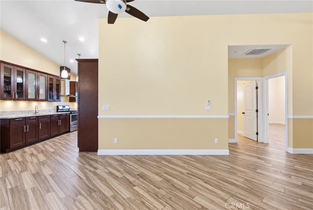 16028 Spruce Property Photo 13