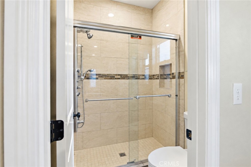 16028 Spruce Property Photo 28