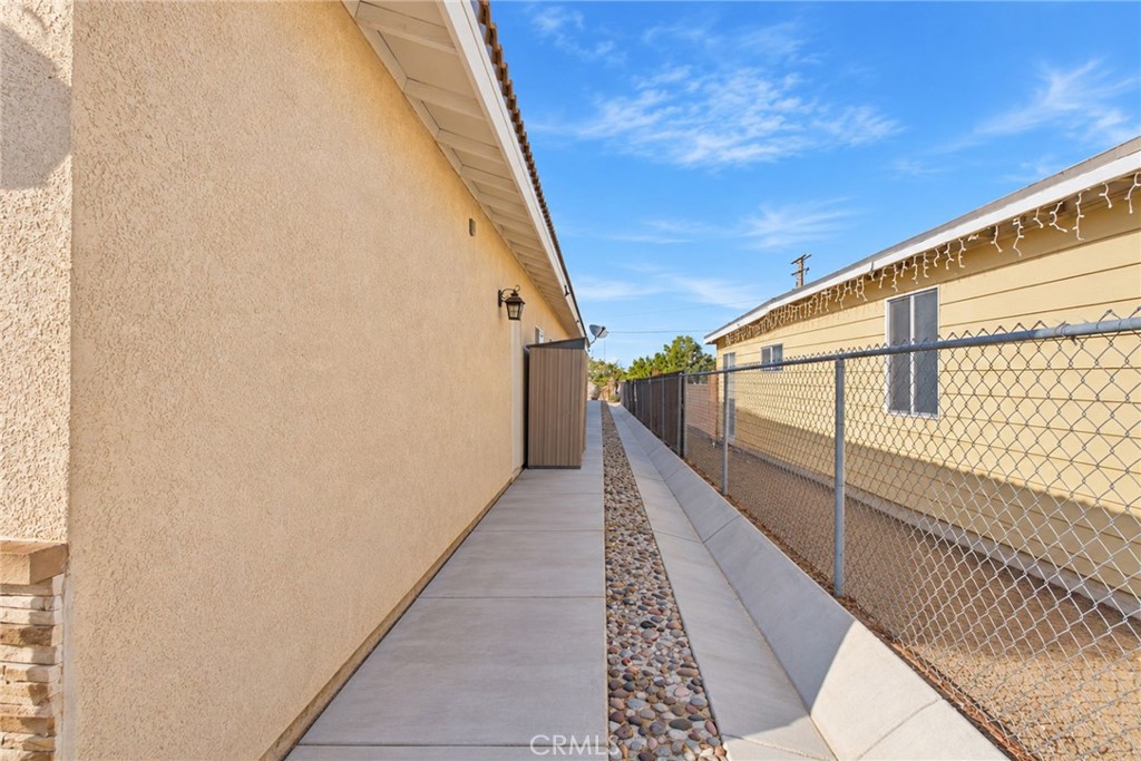16028 Spruce Property Photo 45