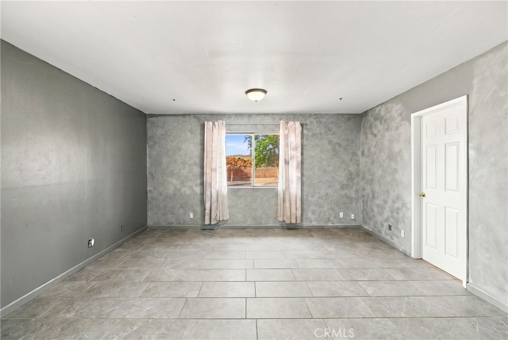 29310 Devils Punch Bowl Property Photo 9