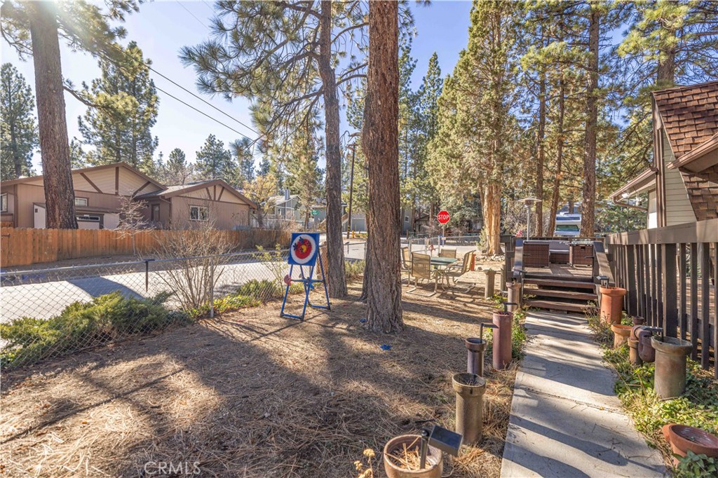565 Ridgeside Property Photo 3