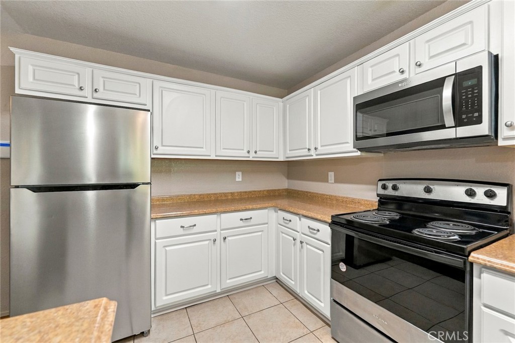 53920 Eisenhower Drive Property Photo 10