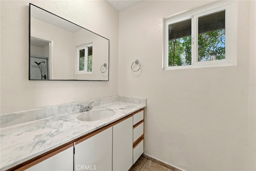 53920 Eisenhower Drive Property Photo 21