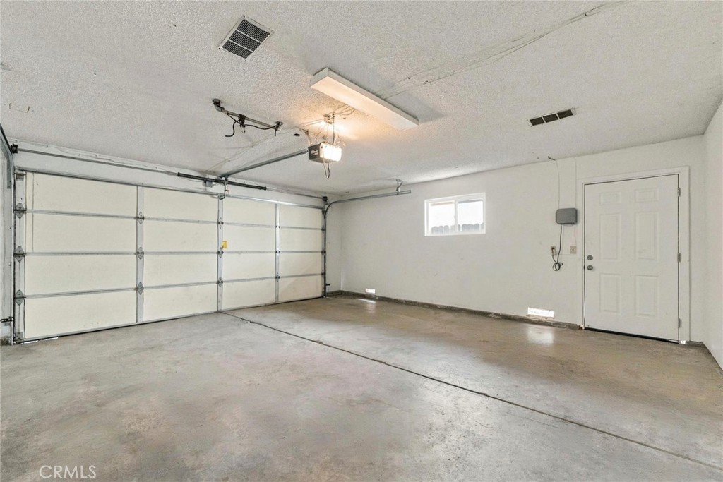 53920 Eisenhower Drive Property Photo 24