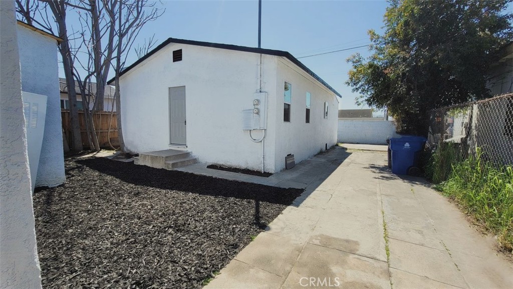 242 W 58th Property Photo 5