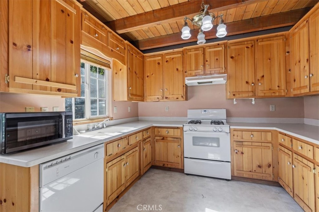 107 Pine Ridge Property Photo 13