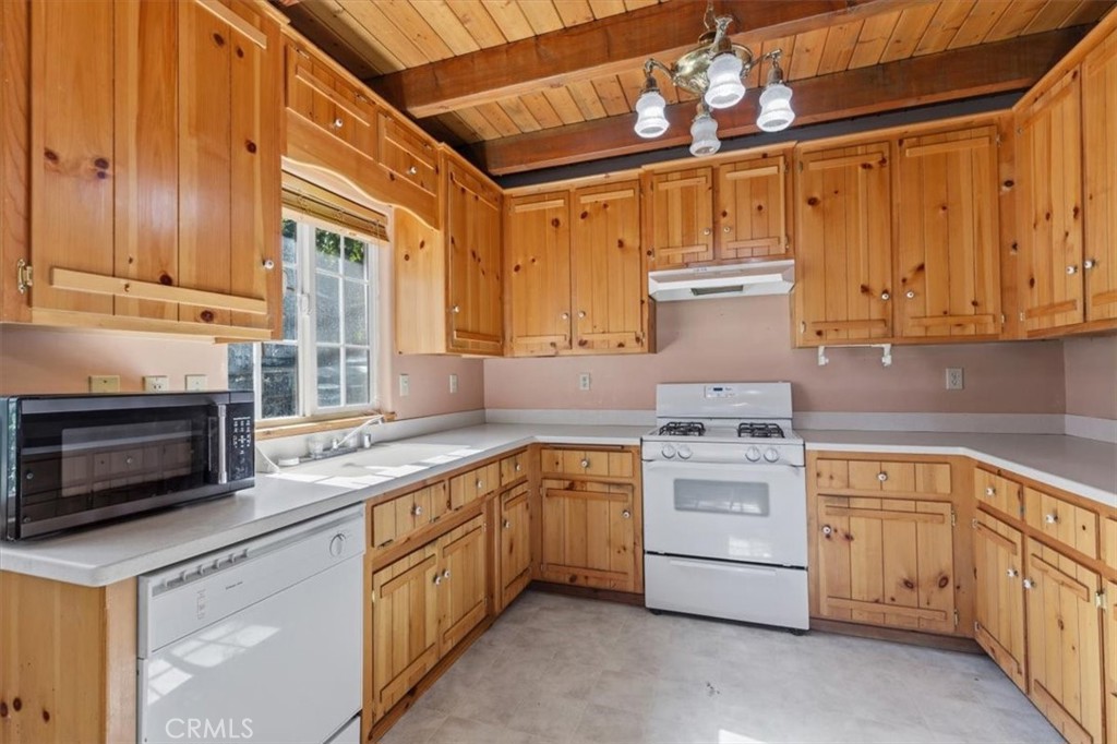 107 Pine Ridge Property Photo 13