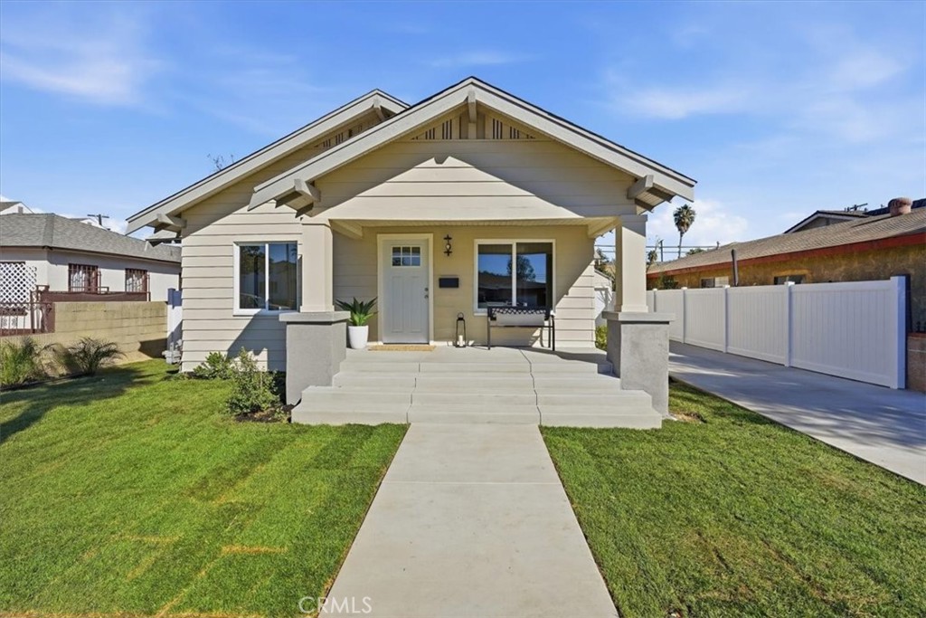 2064 Myrtle Property Photo 1