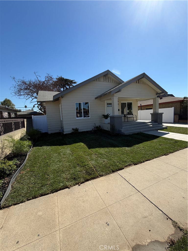 2064 Myrtle Property Photo 4